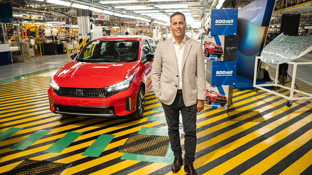 La empresa Stellantis celebró la salida de la unidad número 500.000 de Fiat Cronos producidos en la provincia de Córdoba. Imagen de Martín Zuppi, presidente de Stellantis Argentina. La empresa Stellantis celebró la salida de la unidad número 500.000 de Fiat Cronos producidos en la provincia de Córdoba. Imagen de Martín Zuppi, presidente de Stellantis Argentina.