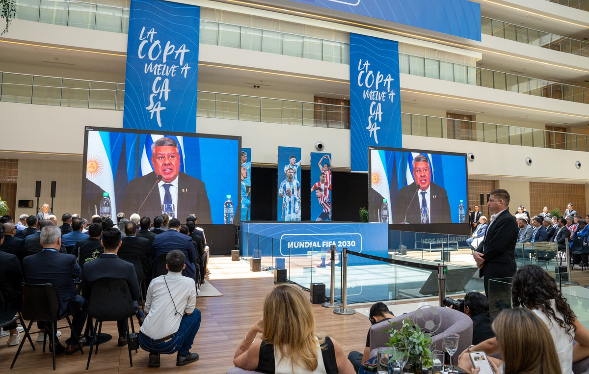 Chiqui Tapia participó de manera virtual Chiqui Tapia participó de manera virtual