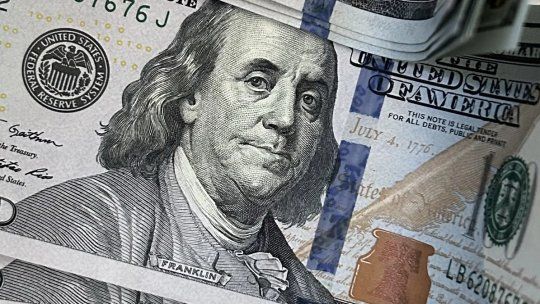 La euforia por Milei no quitó el apetito por el dólar La euforia por Milei no quitó el apetito por el dólar