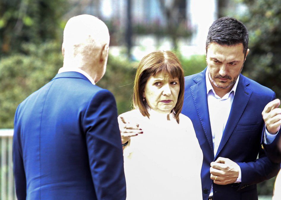 Patricia Bullrich recorre los canales y las radios aferrada a la interna pero la PASO ya terminó. Algo no termina de concluir...