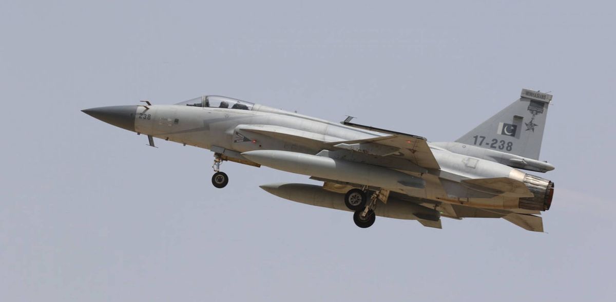 China y su JF-17. China y su JF-17.
