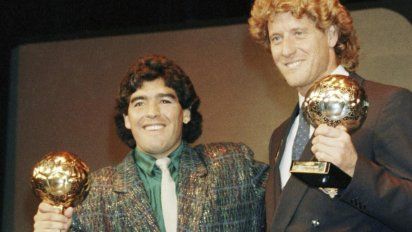 Diego Maradona: La Justicia de Francia prohibió subastar su Balón de Oro