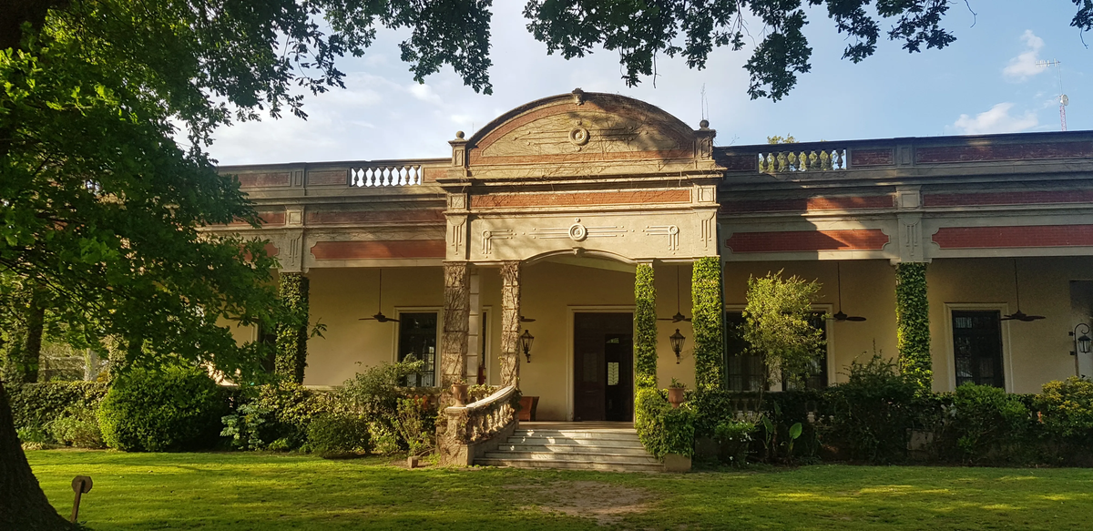 Estancia El Ombú de Areco, en Buenos Aires. Estancia El Ombú de Areco, en Buenos Aires.