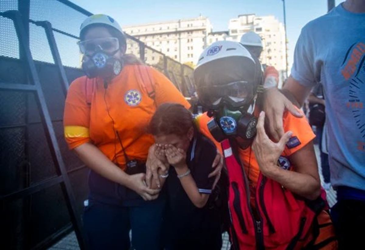 Prefectura Naval debería patrullar ríos y mares, no el Congreso Prefectura Naval debería patrullar ríos y mares, no el Congreso