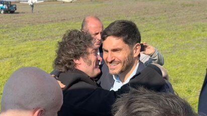 Finalmente Maximiliano Pullaro sí se rinde a los pies de Javier Milei