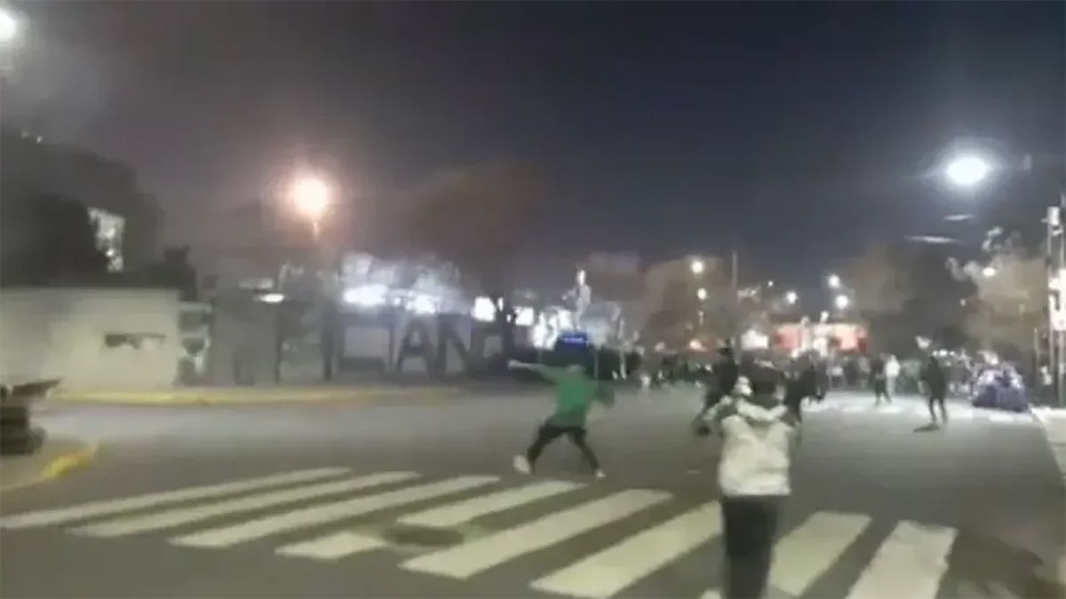 Nueva Chicago fue castigado luego de los incidentes de este último lunes, mudará su localía a puertas cerradas y habrá barras con derecho de admisión.