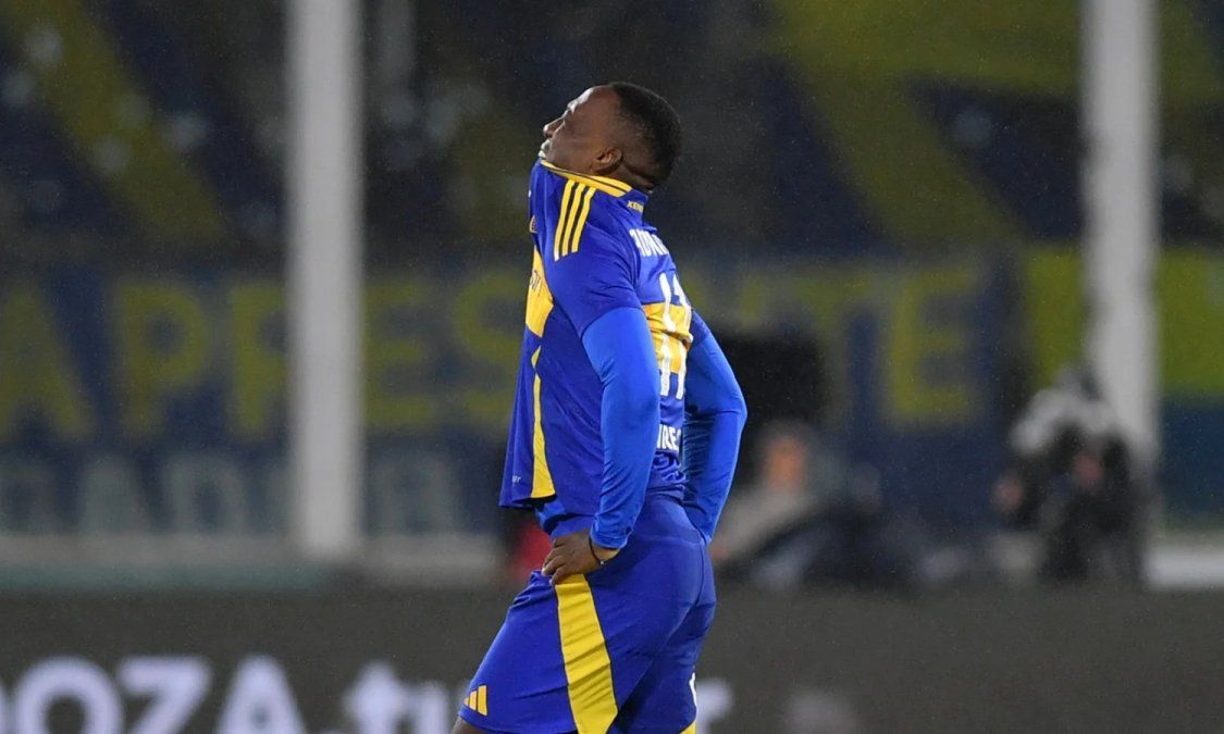 Luis Advíncula y las expulsiones en Boca