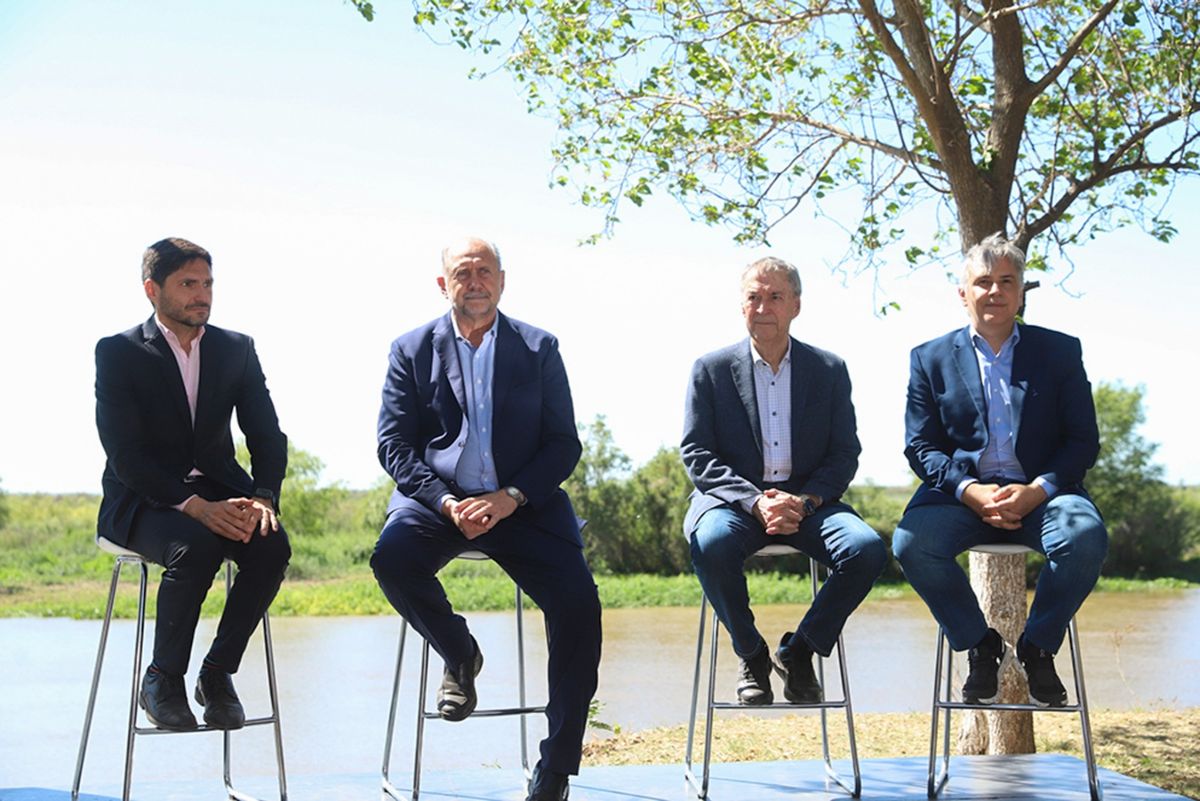 Córdoba y Santa Fe, y sus cuatro gobernadores. Córdoba y Santa Fe, y sus cuatro gobernadores. 