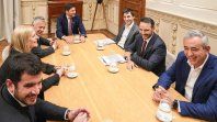 Reclamo en conjunto hacia el Gobierno. Reclamo en conjunto hacia el Gobierno.