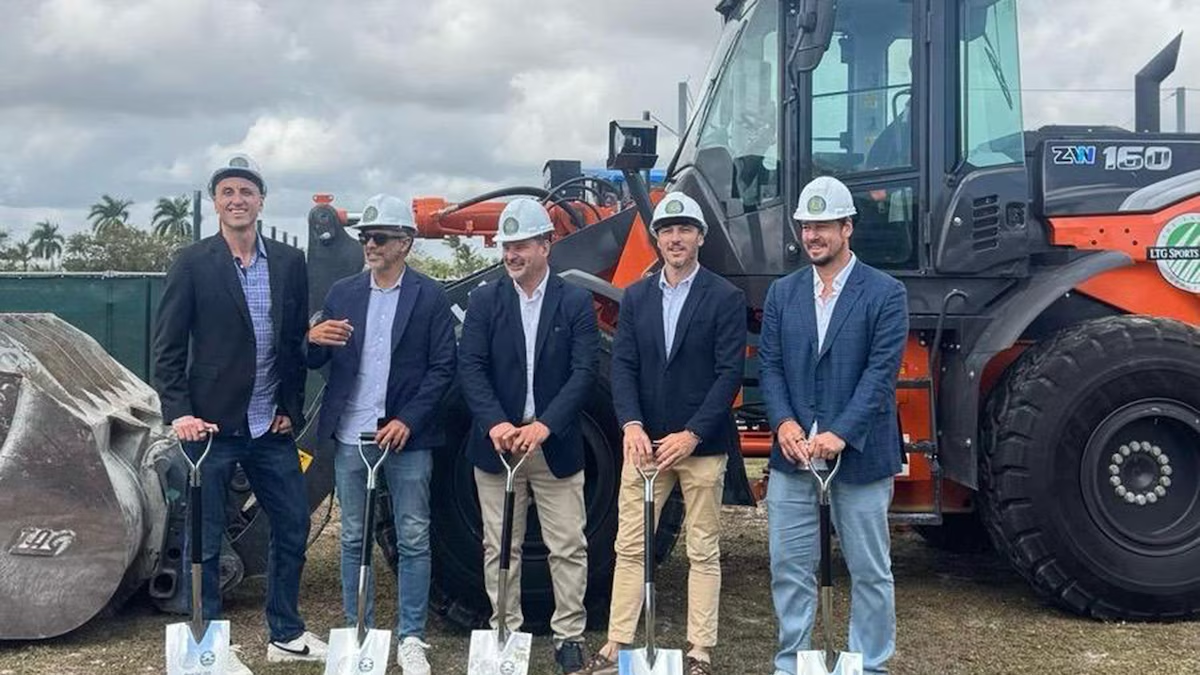 Emanuel Ginóbili puso en marcha la construcción Emanuel Ginóbili puso en marcha la construcción