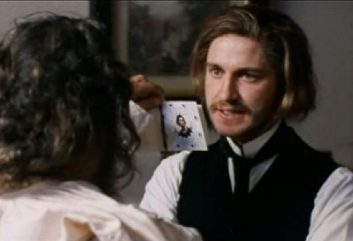 Antes de lanzarse como actor, Gerard Butler estudió derecho y trabajó brevemente como abogado. Su primera aparición en el cine fue un papel secundario en "Su majestad, Sra. Brown". Antes de lanzarse como actor, Gerard Butler estudió derecho y trabajó brevemente como abogado. Su primera aparición en el cine fue un papel secundario en "Su majestad, Sra. Brown".