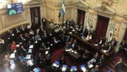 altText(Se retrasa hasta las 18:00 el debate en el Senado de la emergencia económica)}