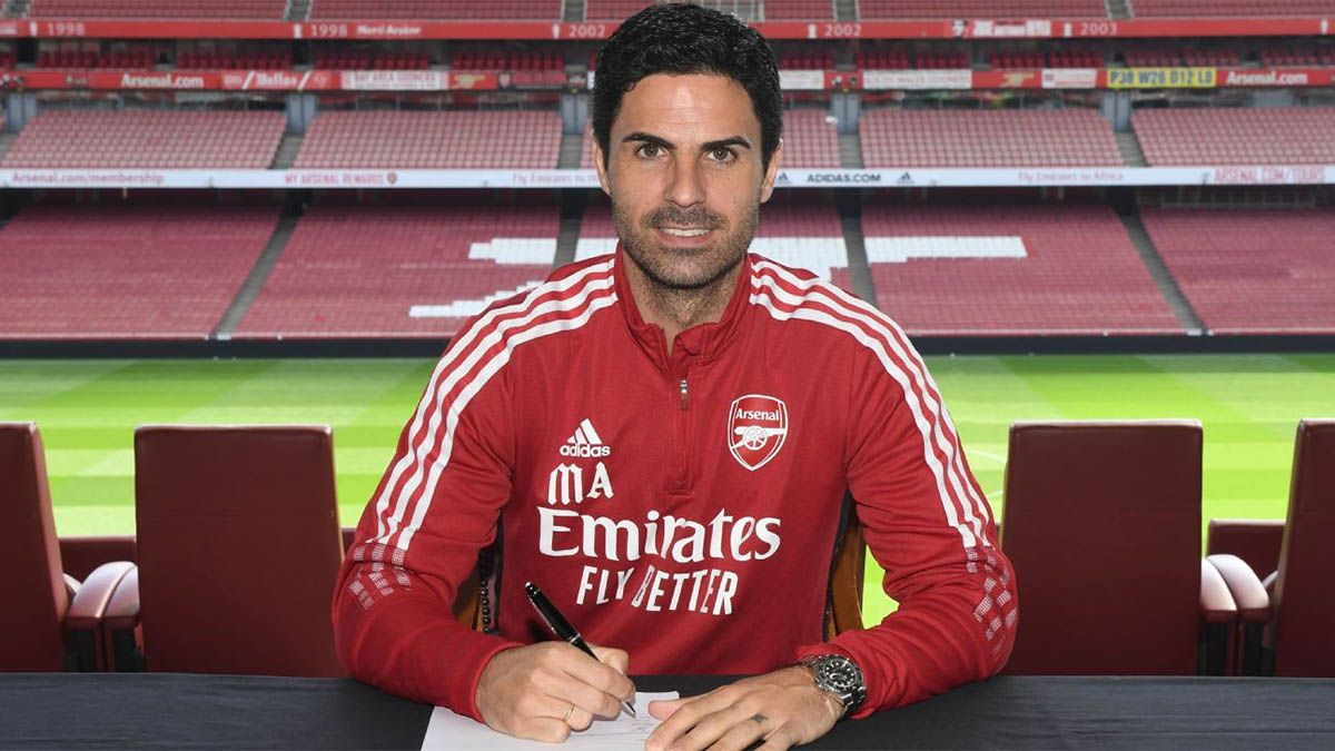 El DT del Arsenal Mikel Arteta puso en marcha una curiosa táctica de juego en la que contrató a ladrones profesionales para “robarle” a sus jugadores. El DT del Arsenal Mikel Arteta puso en marcha una curiosa táctica de juego en la que contrató a ladrones profesionales para “robarle” a sus jugadores.