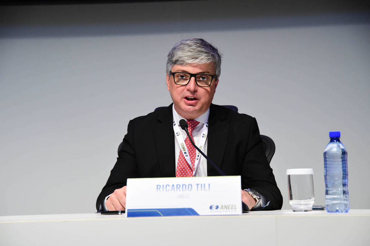 Ricardo Tili es director de la Agencia Nacional de Energía Eléctrica. Ricardo Tili es director de la Agencia Nacional de Energía Eléctrica.