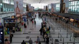 altText(Coronavirus: El Gobierno restringe el ingreso de extranjeros (y suspende vuelos))}