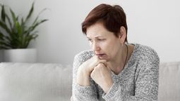 Una menopausia más difícil puede estar relacionada con mayor riesgo de demencia, según estudio.