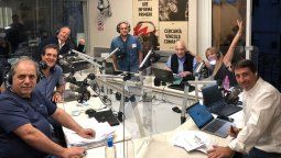 Eduardo Feinmann junto a su equipo en Radio Mitre.