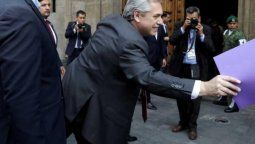 altText(Nielsen, rumbo a presidir YPF, y Ámbito confirma a Guzmán como ministro)}