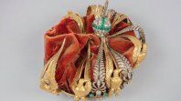 La corona de la emperatriz Eugenia, pieza central del patrimonio joyero del Segundo Imperio, será restaurada y volverá a exhibirse en el Museo del Louvre.