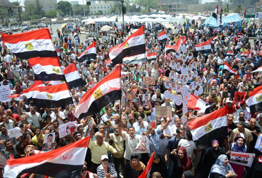 Agitación en la Plaza Tahrir, en El Cairo, reclamando más democracia.