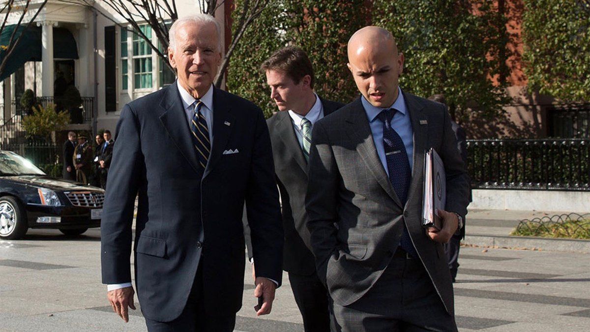 Joe Biden y su asesor especial para la regi&oacute;n, Juan Gonz&aacute;lez.