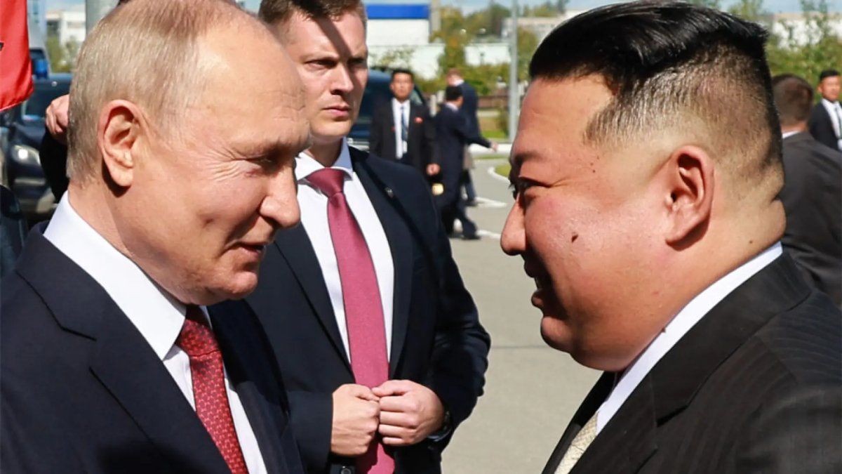Vladimir Putin y Kim Jong-un sellan alianza militar y comercial.