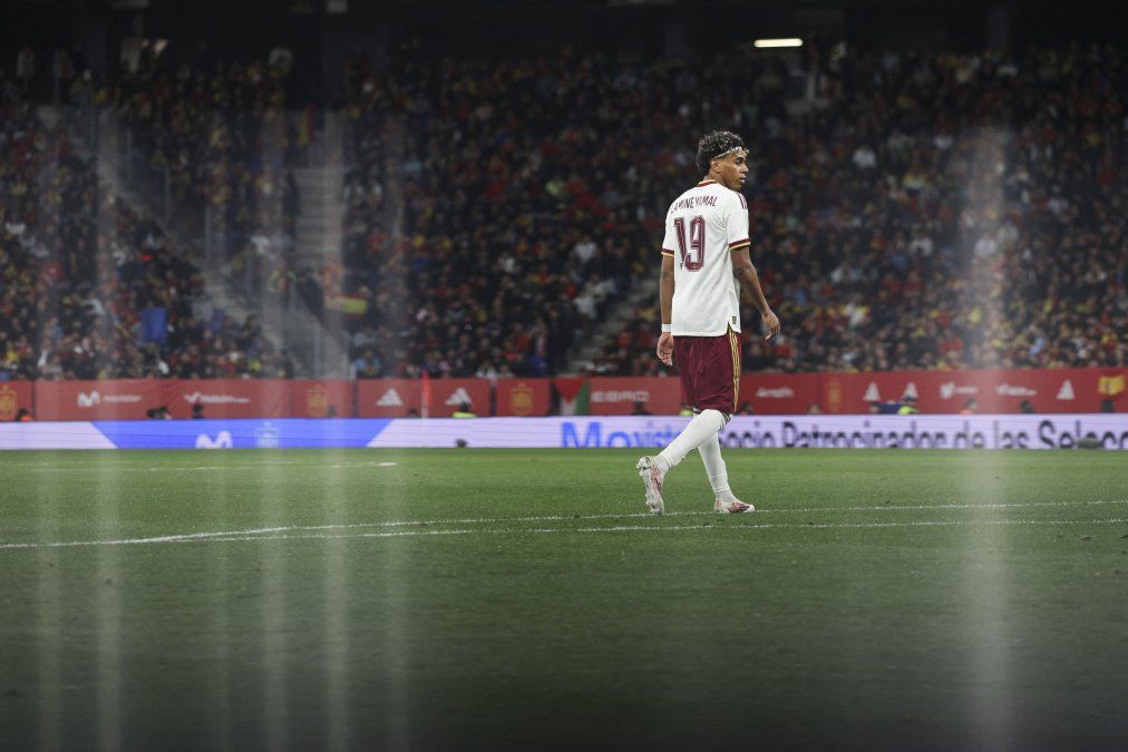 FIFA sancionó a España: una multa de 20.000 dólares y una restricción de aforo para su próximo amistoso como local.