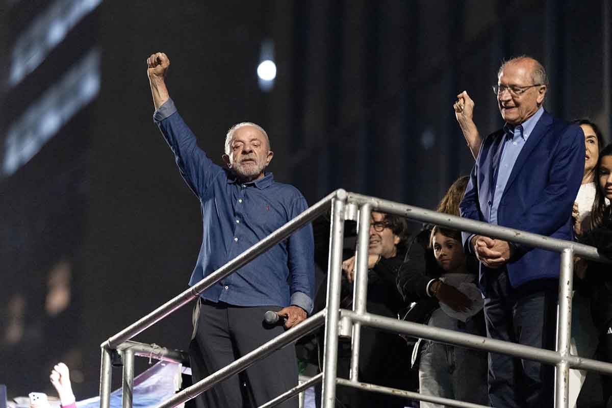 Lula festeja su victoria electoral el domingo 25/10 a la noche (Foto:&nbsp;EFE/ Isaac Fontana)