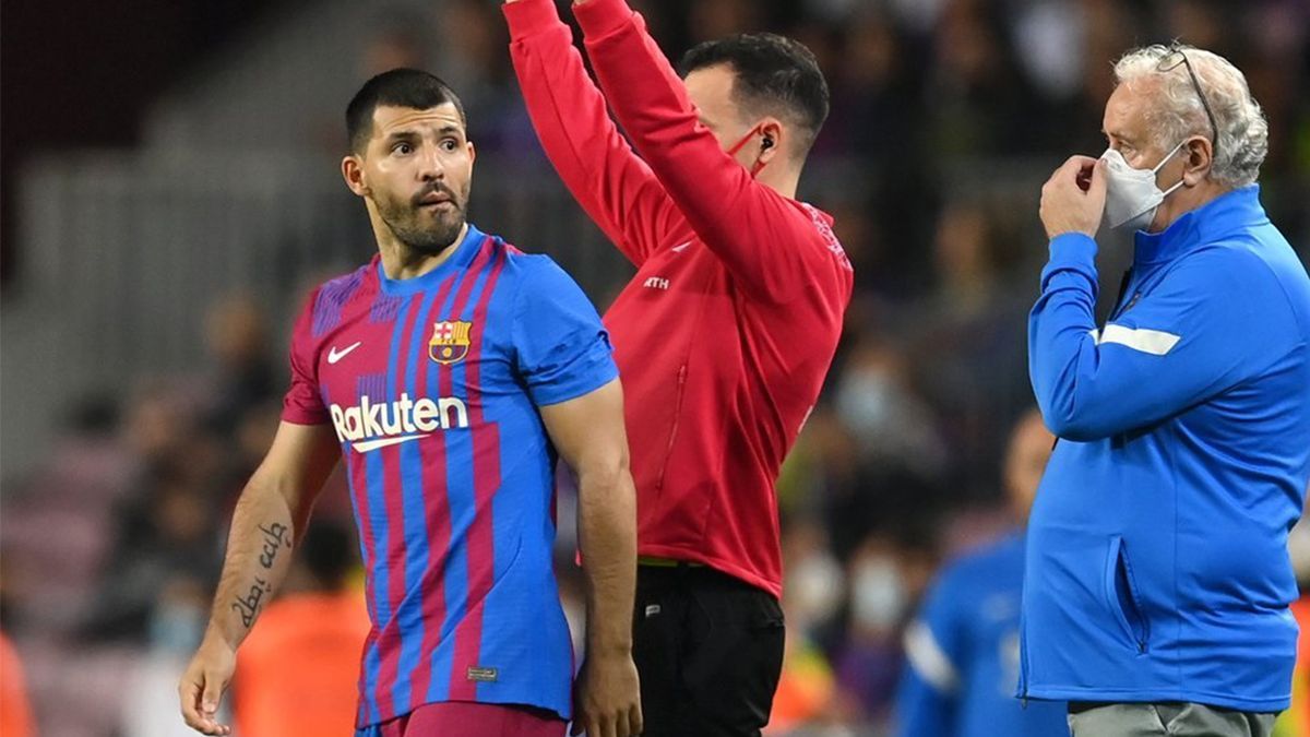 Sergio Agüero no podrá jugador durante tres meses en elBarcelona y evaluarán “la efectividad del tratamiento para determinar suproceso de recuperación”.