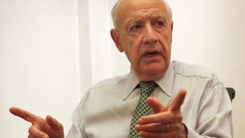 Roberto Lavagna anunció que votará a Sergio Massa. Roberto Lavagna anunció que votará a Sergio Massa.