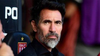 EduardoDomínguez volvió a disparar contra Juan Sebastián Verón tras la caída deEstudiantes de La Plata ante Argentinos Juniors y puso en duda su continuidad. EduardoDomínguez volvió a disparar contra Juan Sebastián Verón tras la caída deEstudiantes de La Plata ante Argentinos Juniors y puso en duda su continuidad.