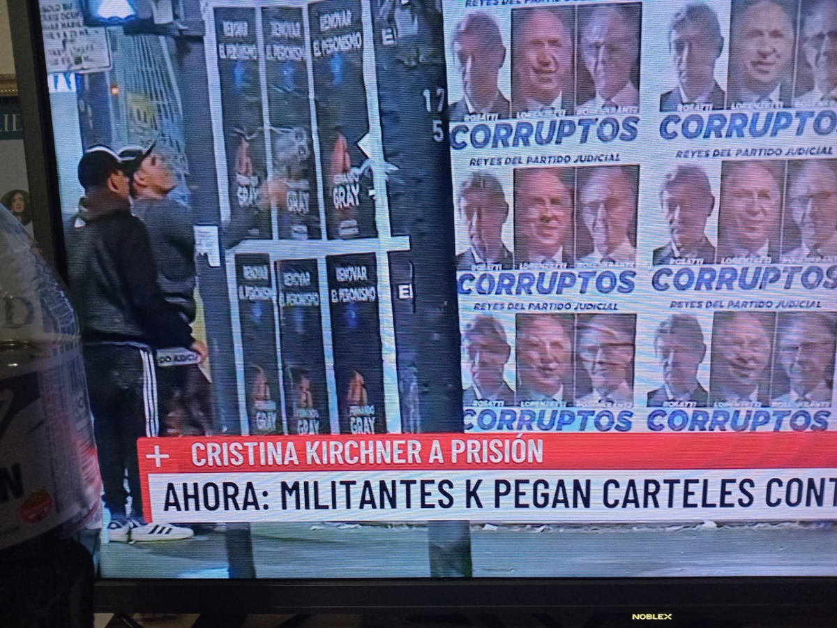 Carteles contra la Corte Suprema