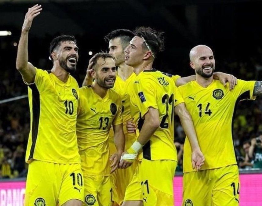 Tres jugadores argentinos suspendidos por FIFA por presentar documentacion falsa para jugar con Malasia.