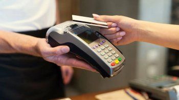 Enero: El BCRA pone tope a la tasa de interés de algunas tarjetas de crédito