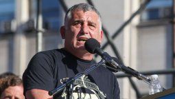 Manrique al cruce de Barrionuevo y Martínez por el acercamiento a Javier Milei.