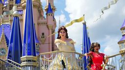 altText(Horror en Disney World: 3 empleados detenidos por acoso infantil)}
