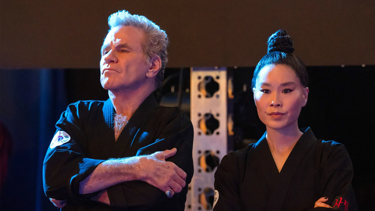 Martin Kove mordió sin aviso a su compañera Alicia Hannah-Kim durante un evento con fans y terminó siendo echado por la policía. Ella no hizo denuncia, pero pidió que quede registrado. Martin Kove mordió sin aviso a su compañera Alicia Hannah-Kim durante un evento con fans y terminó siendo echado por la policía. Ella no hizo denuncia, pero pidió que quede registrado.