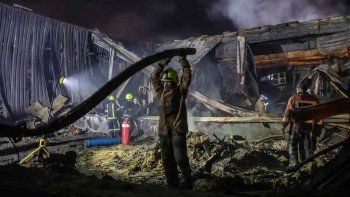 Trabajos de rescate en Kremenchuk. /Foto: Alessio Mamo/The Guardian Trabajos de rescate en Kremenchuk. /Foto: Alessio Mamo/The Guardian
