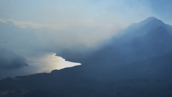 Ni venta de tierras, ni mapuches: Ignacio Torres insiste con el ecocidio con el 85% del incendio controlado