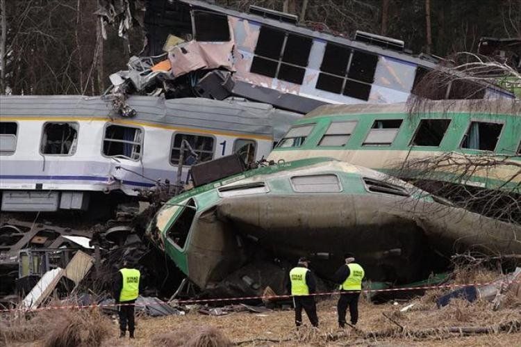 Tragedia ferroviaria en Polonia (03/03/2012).