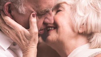 Mantener vigente la sexualidad es posible y sano, e implica afecto, compañía, ganas de vivir, contacto físico, buenas relaciones con los demás, autoafirmación. Mantener vigente la sexualidad es posible y sano, e implica afecto, compañía, ganas de vivir, contacto físico, buenas relaciones con los demás, autoafirmación.
