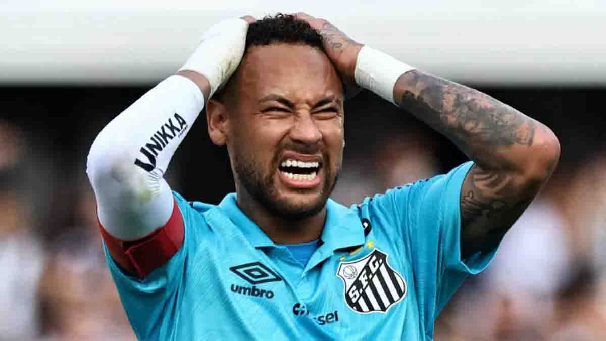 El Santos está al borde del descenso en el Brasileirao y Neymar volvió a dar la nota tras revelar que ganó 30.000 dólares en pleno reposo por Covid-19. El Santos está al borde del descenso en el Brasileirao y Neymar volvió a dar la nota tras revelar que ganó 30.000 dólares en pleno reposo por Covid-19.