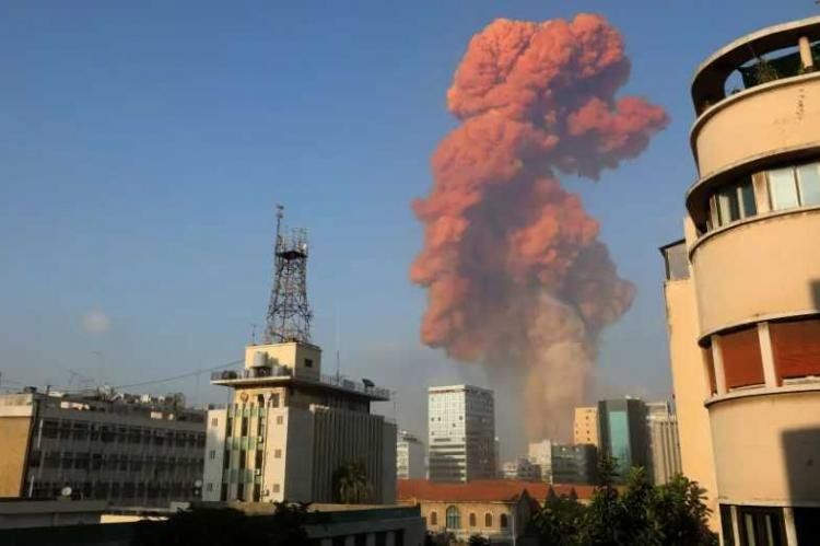 Humo en Beirut, tras la explosión. /Foto: (AFP)