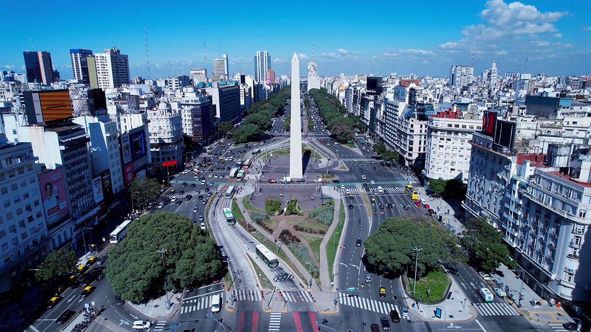 El Tour al Obelisco se transformó en una experiencia única e inédita gracias al mirador que incorporó Civitatis, la plataforma líder de excursiones. El Tour al Obelisco se transformó en una experiencia única e inédita gracias al mirador que incorporó Civitatis, la plataforma líder de excursiones.