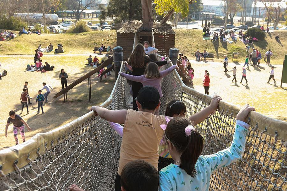 Los espacios públicos suelen ser los puntos más elegidos para los chicos. Los espacios públicos suelen ser los puntos más elegidos para los chicos.