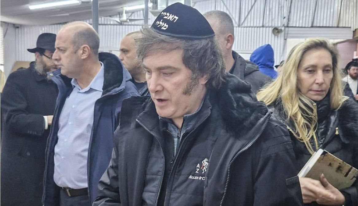 Javier Milei visitó el Ohel (tumba) del Rebe de Lubavich en Nueva York.