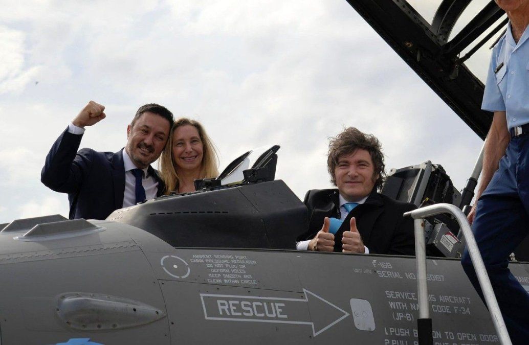 F-16, los hermanos Milei y el ex ministro Luis Petri. F-16, los hermanos Milei y el ex ministro Luis Petri.