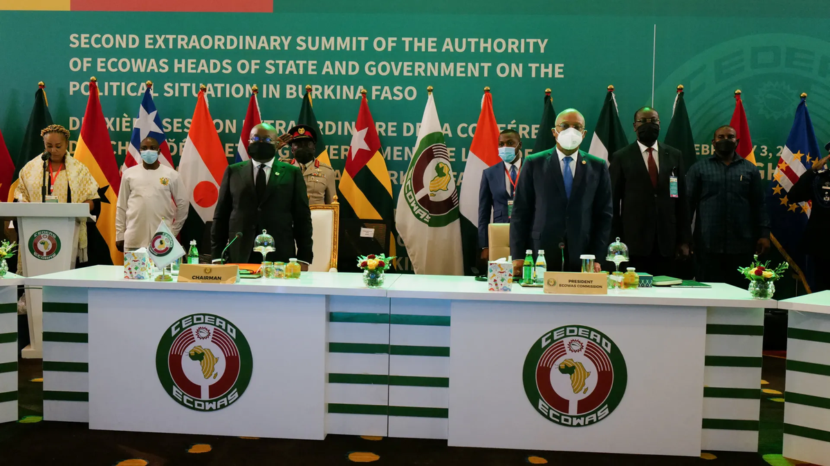 ECOWAS, lista para intervenir militarmente Níger, si cuando expire el ultimátum, los golpistas no hayan restituido el orden constitucional. ECOWAS, lista para intervenir militarmente Níger, si cuando expire el ultimátum, los golpistas no hayan restituido el orden constitucional.