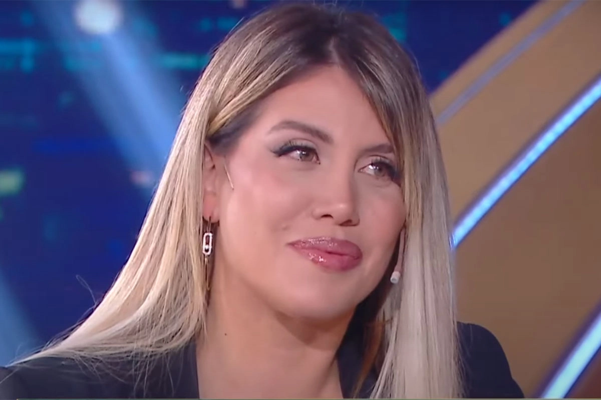 Wanda Nara rompió el silencio en el living de Susana. Wanda Nara rompió el silencio en el living de Susana.