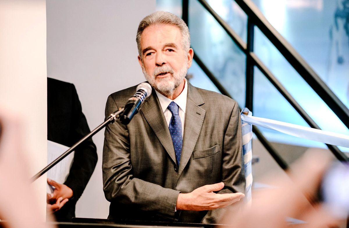 Medicina prepaga y bolsas de harina: Mario Koltan.